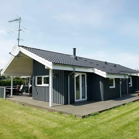 別荘 Four-bedroom Holiday In 15 Hals