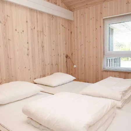 Four-bedroom Holiday In 15 別荘 *