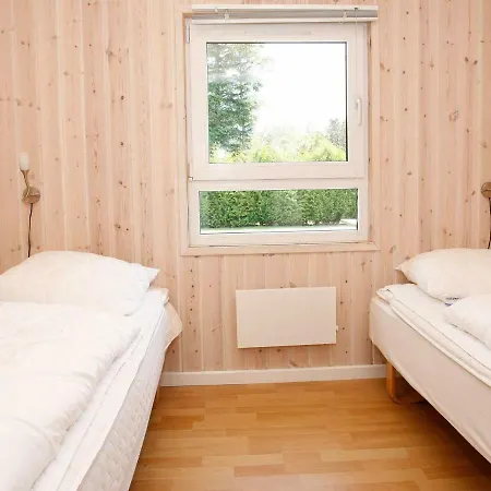 別荘 Four-bedroom Holiday In 15 Hals
