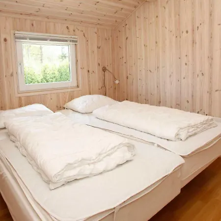 Four-bedroom Holiday In 15 別荘 *