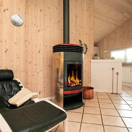 Four-bedroom Holiday In 15 * Hals